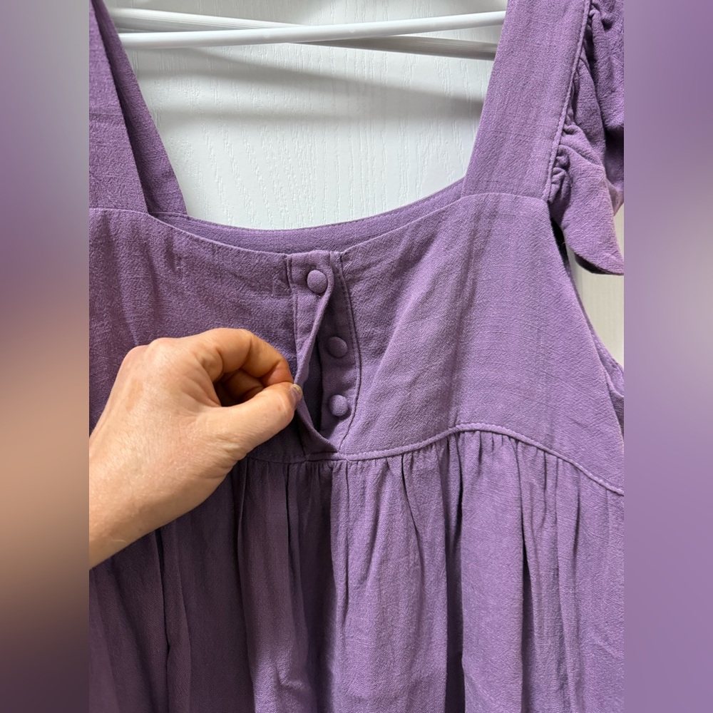 Violet Ruffle-Sleeve flutter dress - Picture 3 of 3